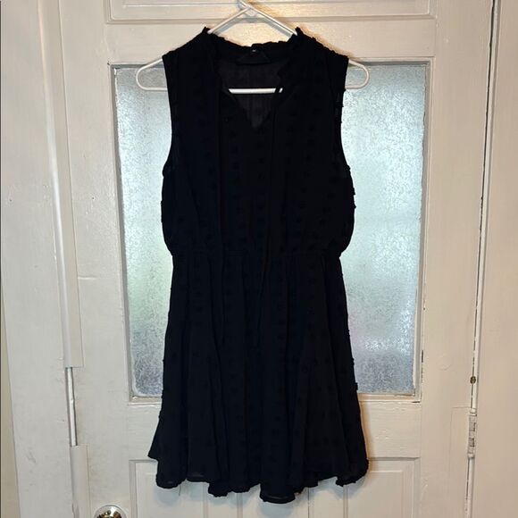 Sweet Wanderer Women’s Black Sleeveless Mini Dress with Textured Fabric Size Med - Picture 2 of 6